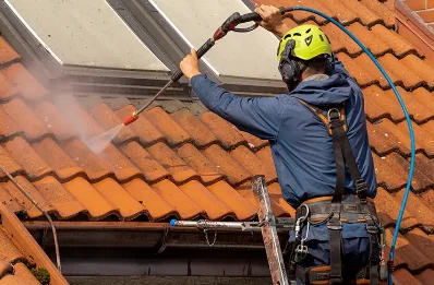 Démoussage et hydrofuge de toiture à Moncley